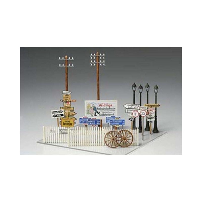 Tamiya Road Sign Set (1/48) 32509