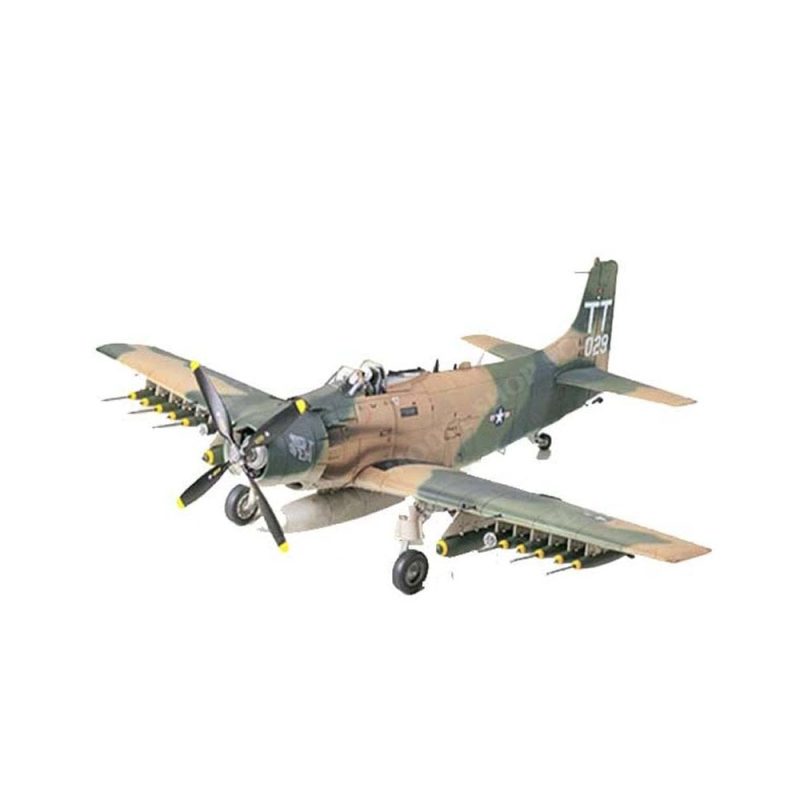 Tamiya A-1J Skyraider U.S. Air Force (1/48) 61073