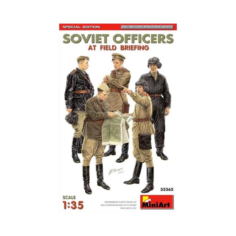 Miniart Soviet Officers at Field Briefing - Special Ed (1/35) 35365