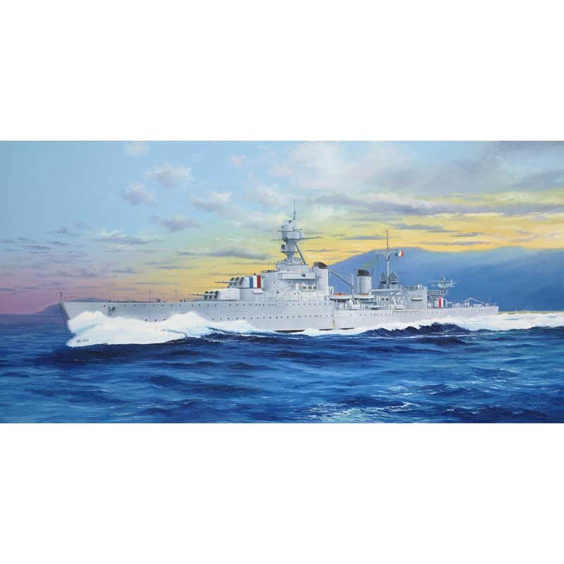 1/350 French Light Cruiser Marseillaise 1937-42 05374 Trumpeter