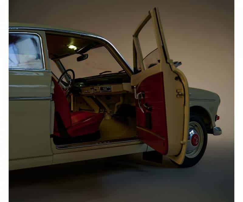 1/8 Volvo S122 Amazone Metal Kit  IXO Collections IXCVOLFK