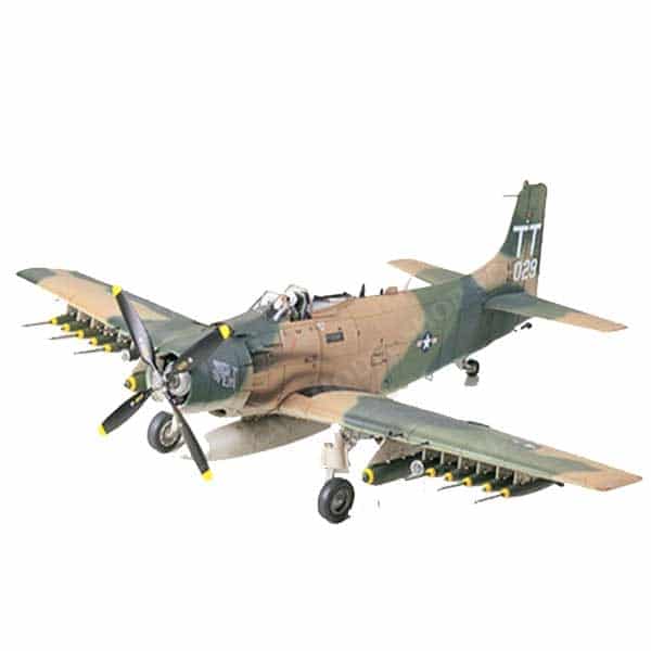 1/48 A-1J Skyraider U. S. Air Force 61073 Tamiya *Damaged Box*
