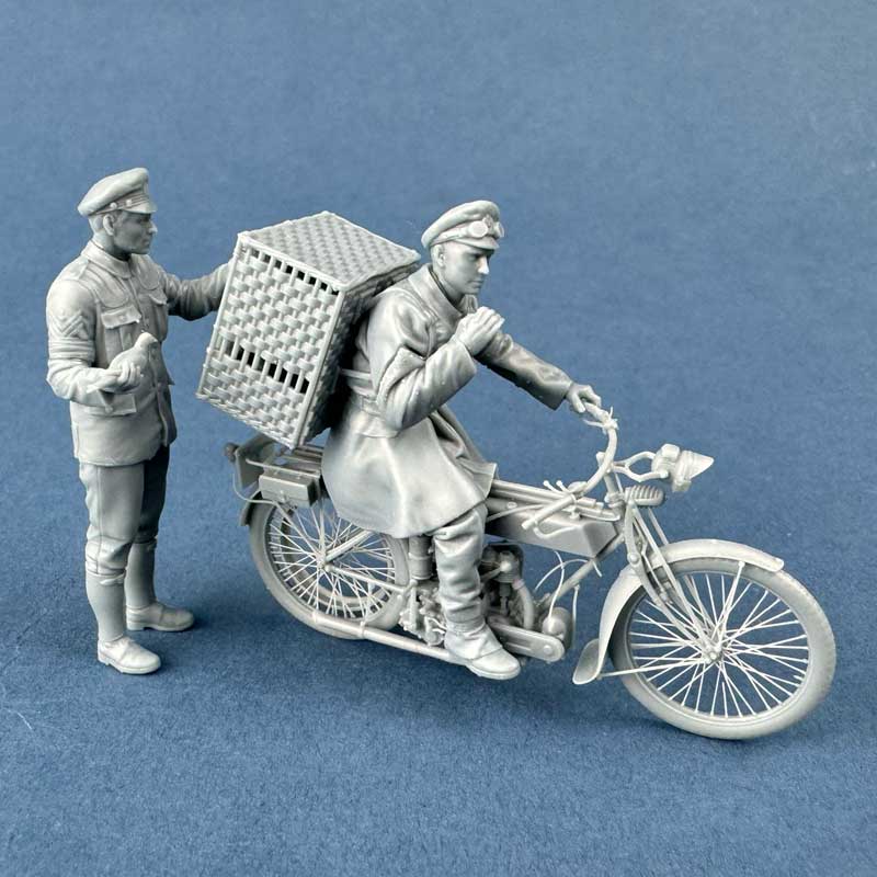 Copper State Models British Dispatch Rider & Pigeons (1/32) F32-062